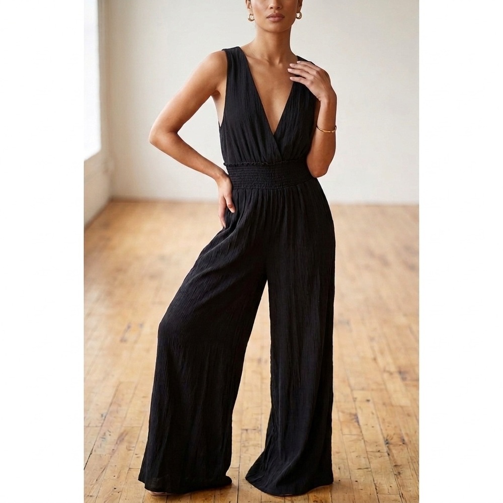 Anthropologie‎ Black Crinkle Wide Leg Jumpsuit Smocked Waist Halter XS